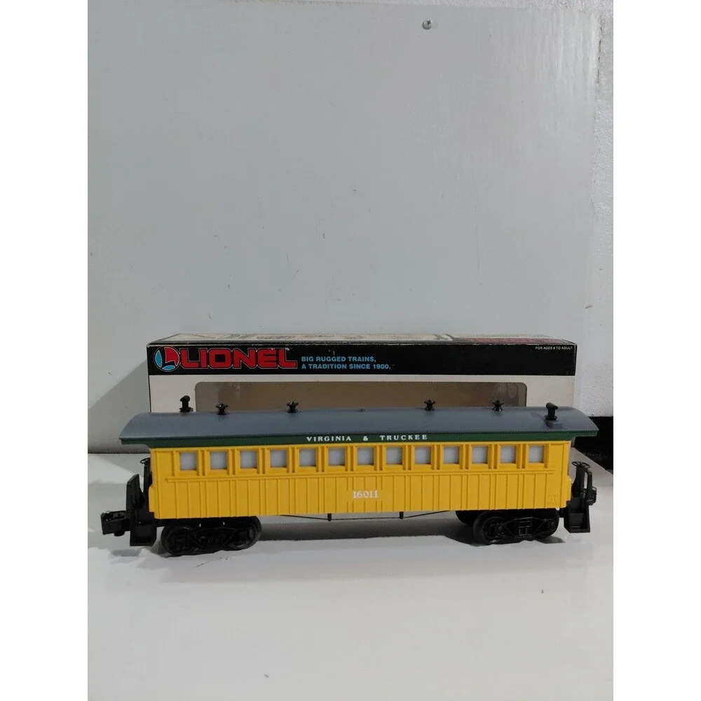 Lionel 6-16011 O Gauge Model Railroad Virginia & Truckee Passenger Car w/Box